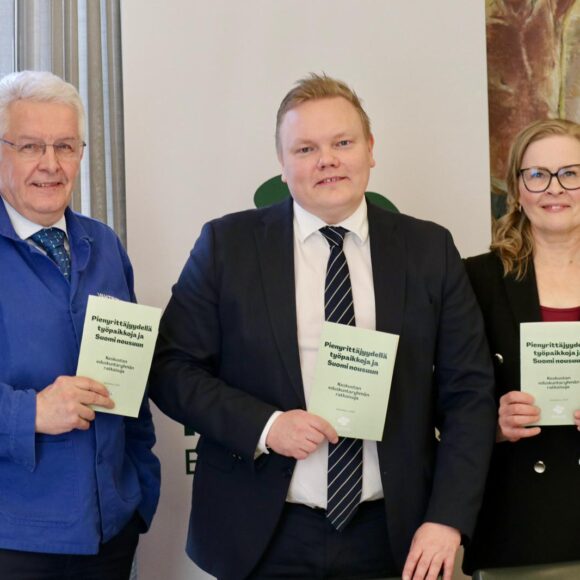 Keskustan eduskuntaryhmältä toimenpideohjelma:  Pienyrittäjyydellä lisää työpaikkoja työttömyys-Suomeen