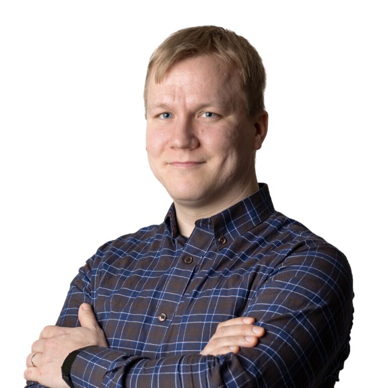 Sakari Tuomola