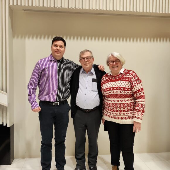 Tiedote Keskustan Pohjois-Pohjanmaan aluevaltuustoryhmä valitsi puheenjohtajistonsa - jatkuvuus vahvistaa työtä alueen hyväksi