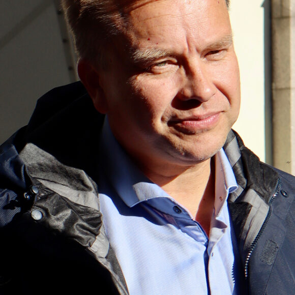 Perhehoidosta eduskunnassa ja netin kautta