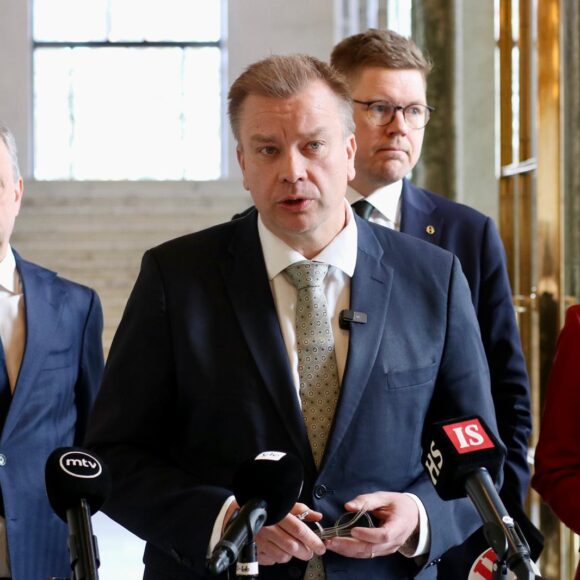 Puheenjohtaja Kaikkonen: Keskusta esittää hallitukselle epäluottamusta epäonnistuneen talouspolitiikan vuoksi