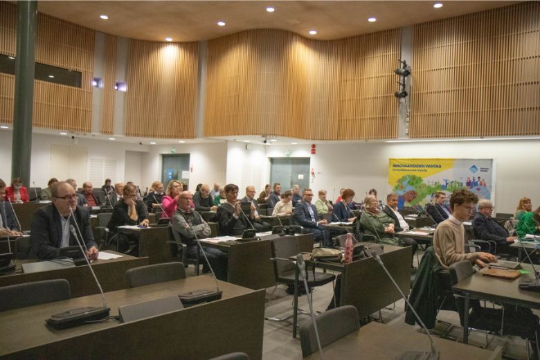 Piirin puheenjohtajana jatkaa Tuomo Suihkonen