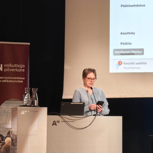 Aluevaltuustotyössä on kyse arjen toimivuudesta ja ihmisten hyvinvoinnista