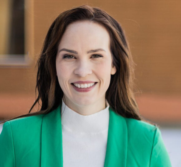 Keskusta: Naapuriavusta osa ikäihmisten hoivan ratkaisua