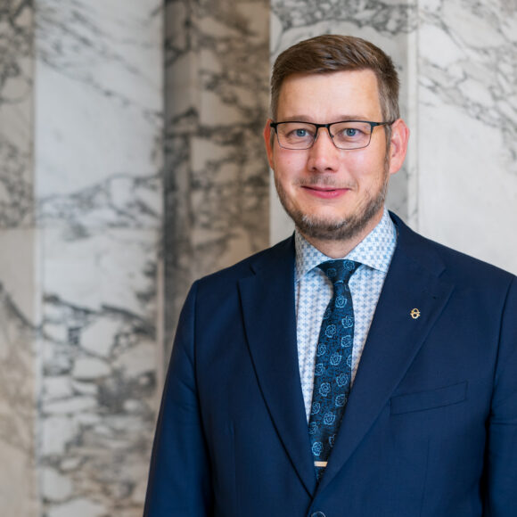 Keskustan ryhmäpuhe eduskunnan välikysymyskeskustelussa